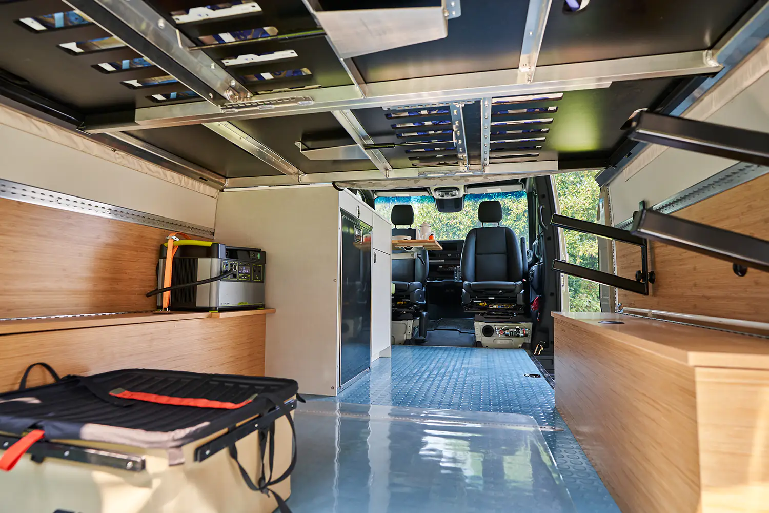 Oyster VS30 144WB HR 4x4 2500 Nomad Vanz Adventure Wagon Hybrid Conversion